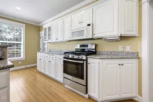 527 Sutton Pl, Ashland, OR 97520 - Photo 18