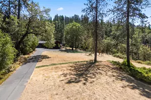 1089 Sleepy Hollow Loop, Grants Pass, OR 97527 - Photo 36