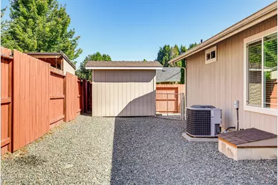 238 SW Jamee Kay Lane, Grants Pass, OR 97527 - Photo 44