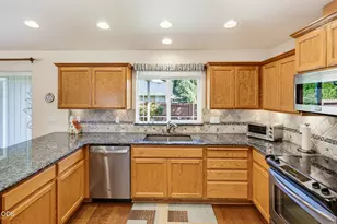 238 SW Jamee Kay Ln, Grants Pass, OR 97527 - Photo 18