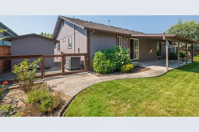 932 SW Princess Circle, Grants Pass, OR 97527 - Photo 48