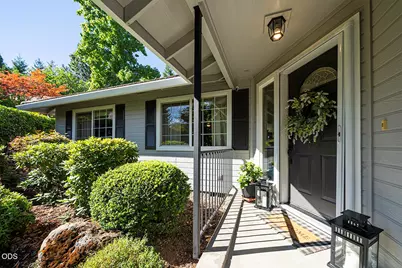 171 Shaniko Court, Medford, OR 97504 - Photo 1