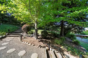171 Shaniko Ct, Medford, OR 97504 - Photo 32