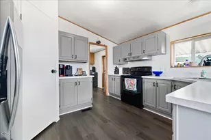 3555 S Pacific Hwy, Medford, OR 97501 - Photo 4