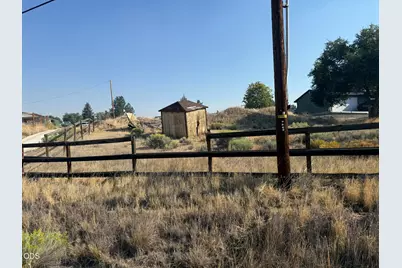 04702 Grizzly Road, Madras, OR 97741 - Photo 1