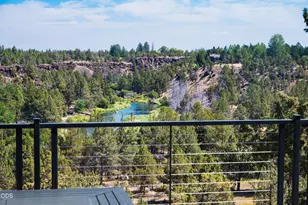 910 SW Cline Falls Rd, Redmond, OR 97756 - Photo 2