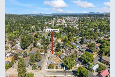942 NW Delaware Avenue, Bend, OR 97703 - Photo 44