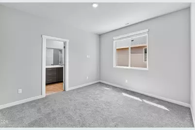2618 NW 26th Loop North, Redmond, OR 97756 - Photo 12