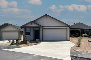 2618 NW 26th Loop N, Redmond, OR 97756 - Photo 1