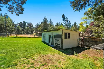 63825 Scenic Drive, Bend, OR 97703 - Photo 36