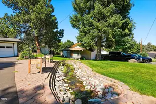 63825 Scenic Dr, Bend, OR 97703 - Photo 4