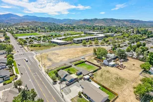 1590 S Columbus Ave, Medford, OR 97501 - Photo 38