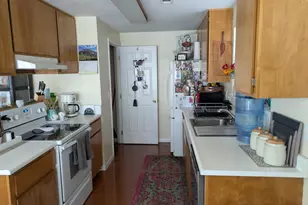 541 Briarwood Dr, Central Point, OR 97502 - Photo 4