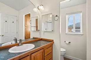 351 Orth Dr, Central Point, OR 97502 - Photo 24