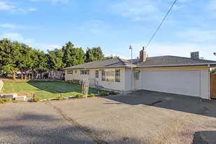 1764 Chinchalla Way, Klamath Falls, OR 97603 - Photo 1