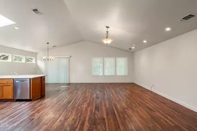 706 Summerwood Drive, Medford, OR 97504 - Photo 6