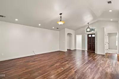 706 Summerwood Drive, Medford, OR 97504 - Photo 8