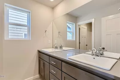 63110 NE Henningsen Pl, Bend, OR 97701 - Photo 16