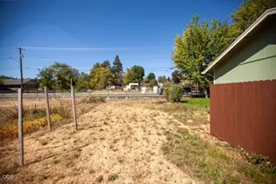 1511 Hubbard Ln, Grants Pass, OR 97527 - Photo 14