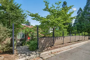 373 Iowa St, Ashland, OR 97520 - Photo 36