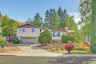 811 NE Oregon Ave, Grants Pass, OR 97526 - Photo 1