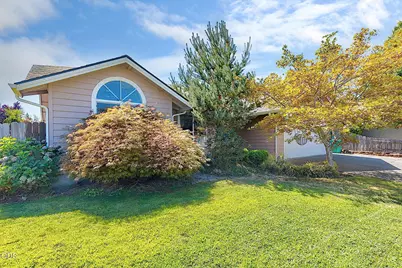 2713 SW Trinity Way, Grants Pass, OR 97527 - Photo 4