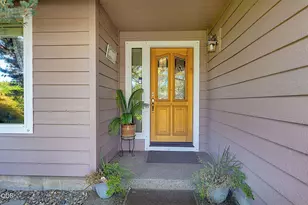 2713 SW Trinity Way, Grants Pass, OR 97527 - Photo 6