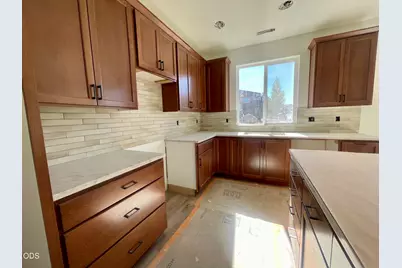 351 E Diamond Peak Avenue, Sisters, OR 97759 - Photo 2