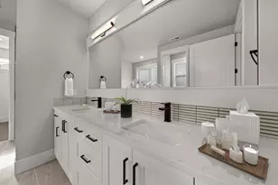 1320 NW Ochoa Dr, Bend, OR 97703 - Photo 10