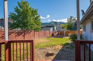 776 NW Carol Dr, Grants Pass, OR 97526 - Photo 30