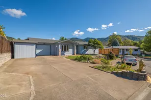 776 NW Carol Dr, Grants Pass, OR 97526 - Photo 2