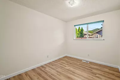 776 NW Carol Drive, Grants Pass, OR 97526 - Photo 24