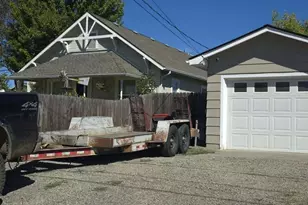 575 Bush St, Central Point, OR 97502 - Photo 2