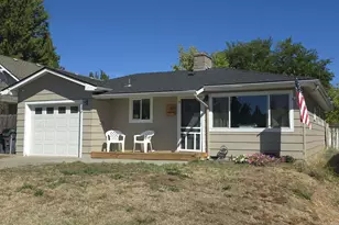 575 Bush St, Central Point, OR 97502 - Photo 4