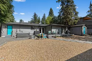 647 NE Lafayette Ave, Bend, OR 97701 - Photo 28