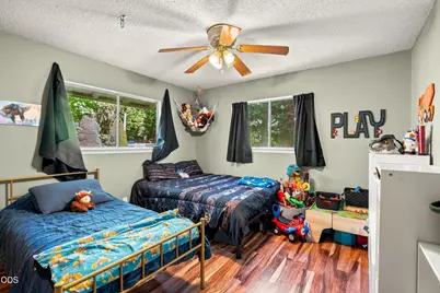 805 Minthorne Road, Rogue River, OR 97537 - Photo 18