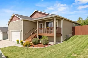 5103 Aster Ln, Klamath Falls, OR 97601 - Photo 2