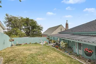 247 Hillside Ave, Klamath Falls, OR 97601 - Photo 4