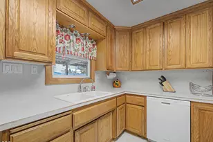 247 Hillside Ave, Klamath Falls, OR 97601 - Photo 18