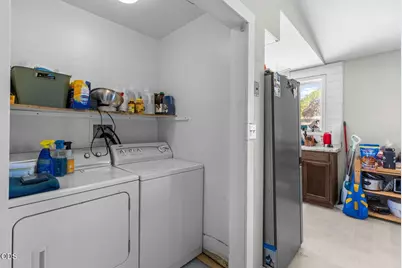 1070 N Ross Lane N, Medford, OR 97501 - Photo 12