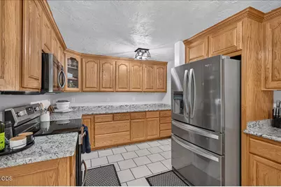 1825 Hybiscus Street, Medford, OR 97504 - Photo 14