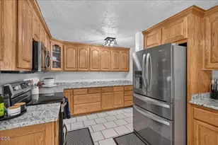 1825 Hybiscus St, Medford, OR 97504 - Photo 14