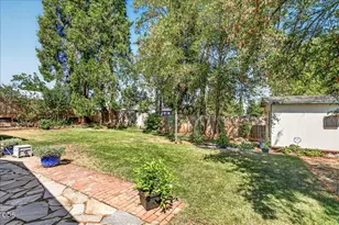 1825 Hybiscus St, Medford, OR 97504 - Photo 38