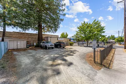 240 SW H Street, Grants Pass, OR 97526 - Photo 6