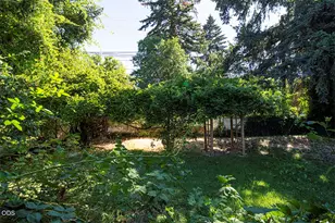 221 Vancouver Ave, Medford, OR 97504 - Photo 30