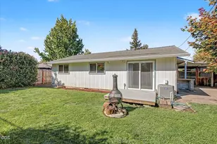 1725 Howell Ave, Medford, OR 97501 - Photo 26