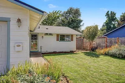 1725 Howell Avenue, Medford, OR 97501 - Photo 4