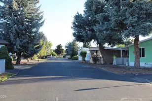 3500 Summers Ln, Klamath Falls, OR 97603 - Photo 38
