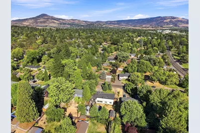 416 Ardmore Avenue, Medford, OR 97504 - Photo 50