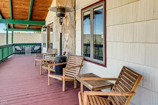 320 Gaerky Creek Rd, Ashland, OR 97520 - Photo 10